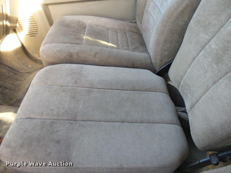 image for item DB2435 2009 Ford F550 Super Duty XL Crew Cab truck cab and chassis