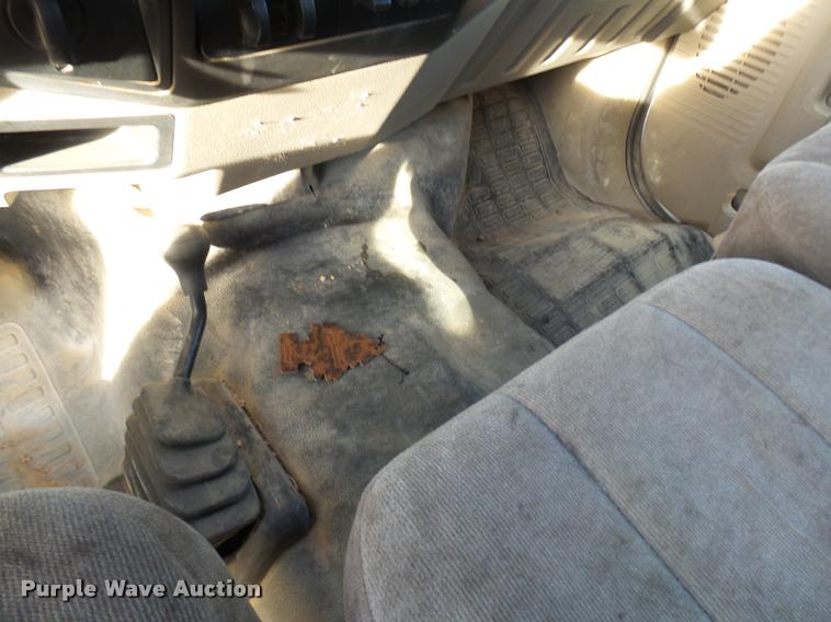 image for item DB2435 2009 Ford F550 Super Duty XL Crew Cab truck cab and chassis