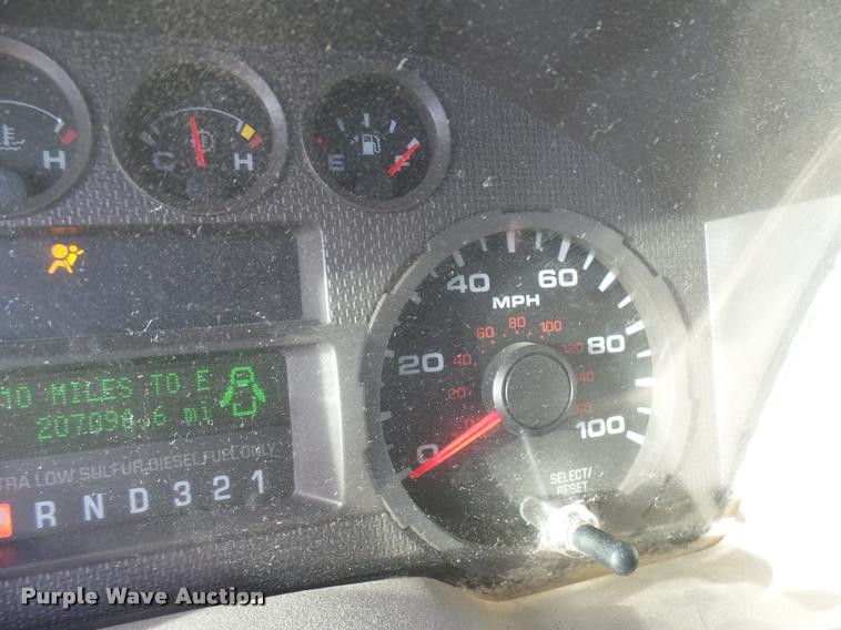 image for item DB2435 2009 Ford F550 Super Duty XL Crew Cab truck cab and chassis