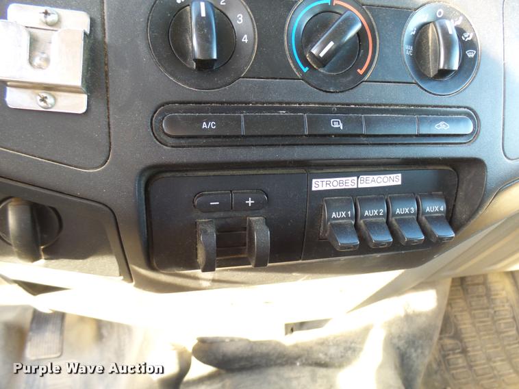 image for item DB2435 2009 Ford F550 Super Duty XL Crew Cab truck cab and chassis