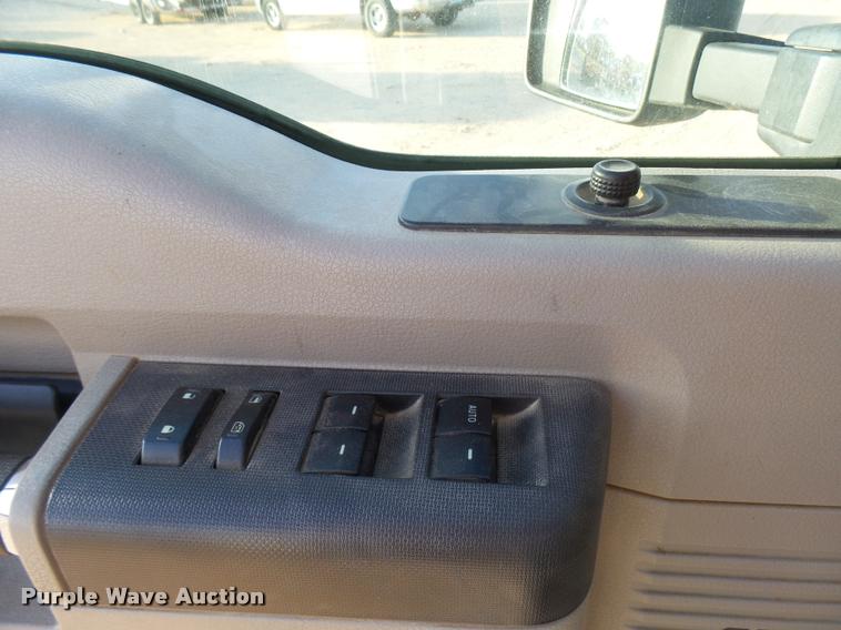 image for item DB2435 2009 Ford F550 Super Duty XL Crew Cab truck cab and chassis