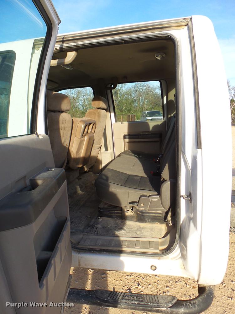 image for item DB2435 2009 Ford F550 Super Duty XL Crew Cab truck cab and chassis