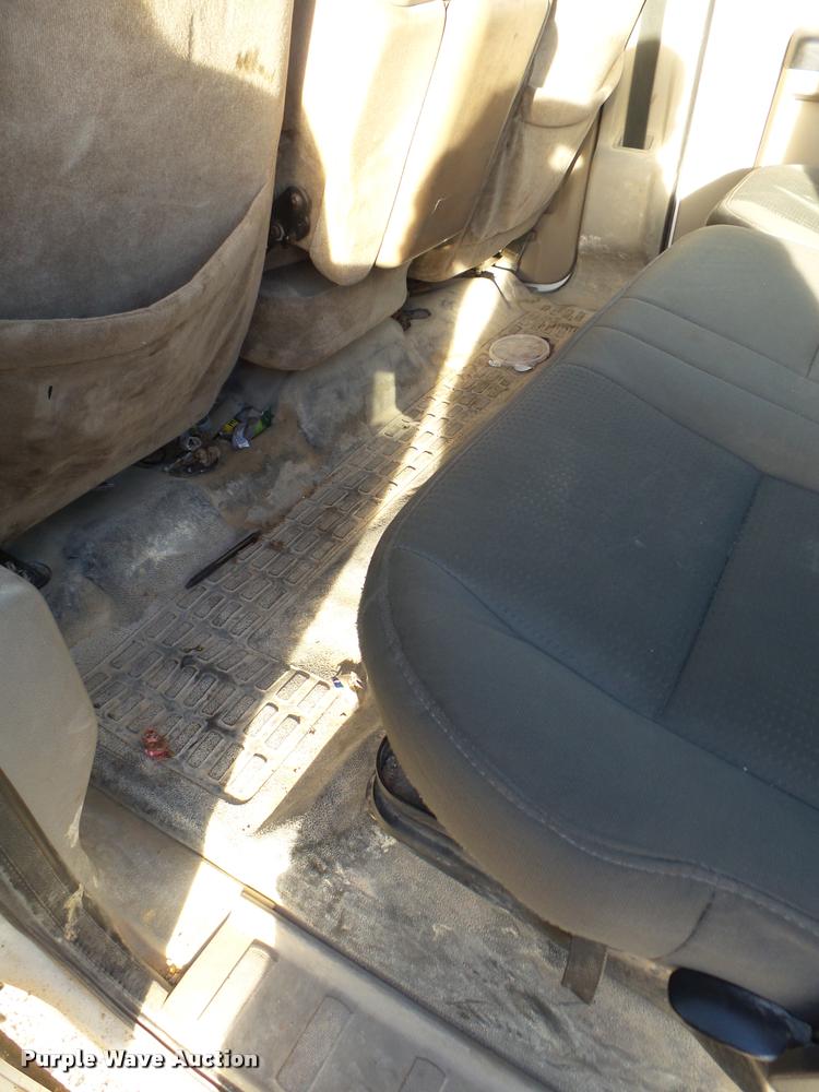 image for item DB2435 2009 Ford F550 Super Duty XL Crew Cab truck cab and chassis