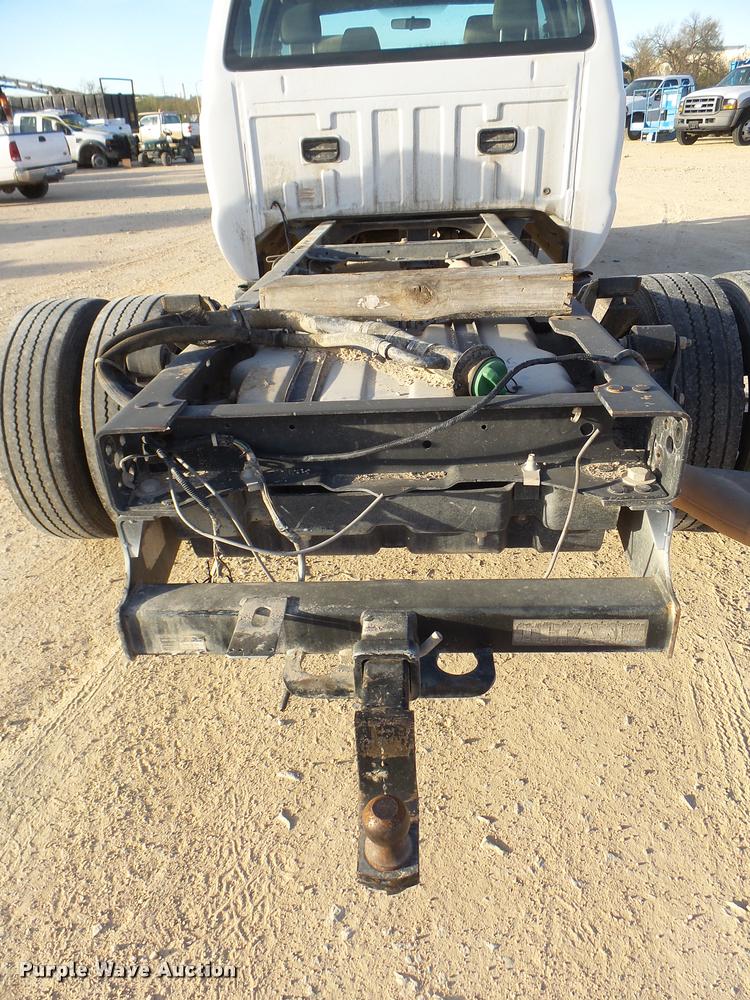 image for item DB2435 2009 Ford F550 Super Duty XL Crew Cab truck cab and chassis