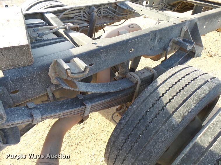 image for item DB2435 2009 Ford F550 Super Duty XL Crew Cab truck cab and chassis