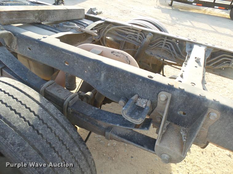 image for item DB2435 2009 Ford F550 Super Duty XL Crew Cab truck cab and chassis