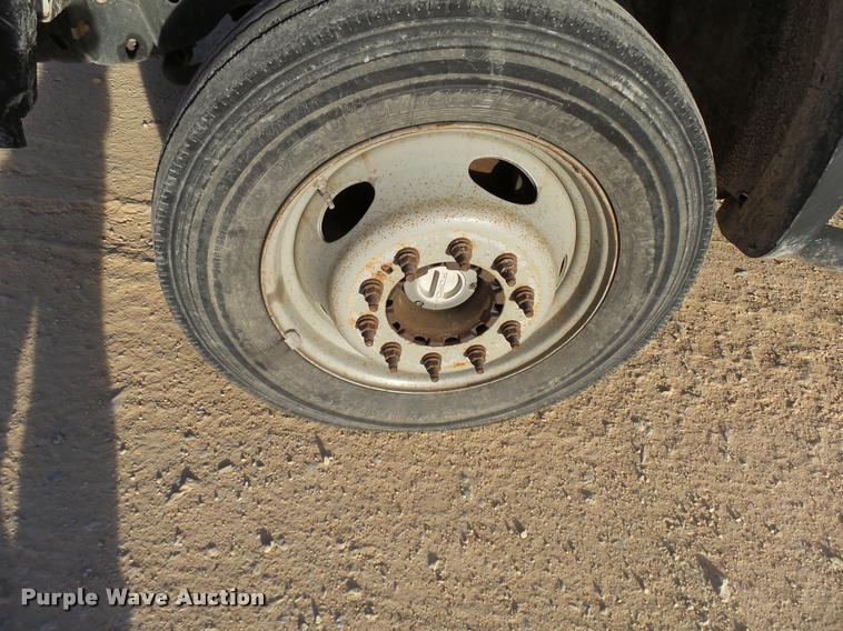 image for item DB2435 2009 Ford F550 Super Duty XL Crew Cab truck cab and chassis