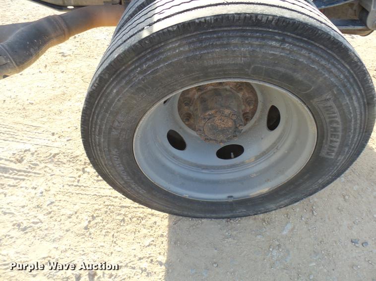 image for item DB2435 2009 Ford F550 Super Duty XL Crew Cab truck cab and chassis