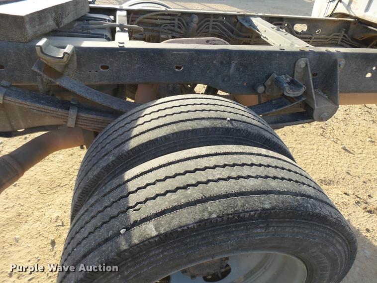 image for item DB2435 2009 Ford F550 Super Duty XL Crew Cab truck cab and chassis