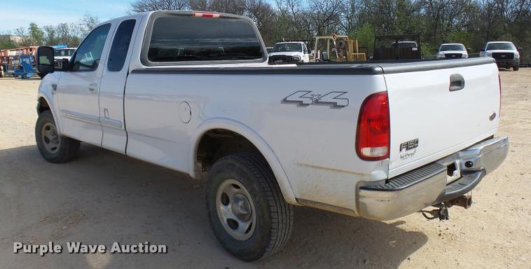 image for item DB2436 2002 Ford F150 SuperCab pickup truck
