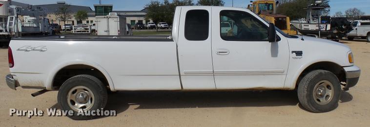 image for item DB2436 2002 Ford F150 SuperCab pickup truck