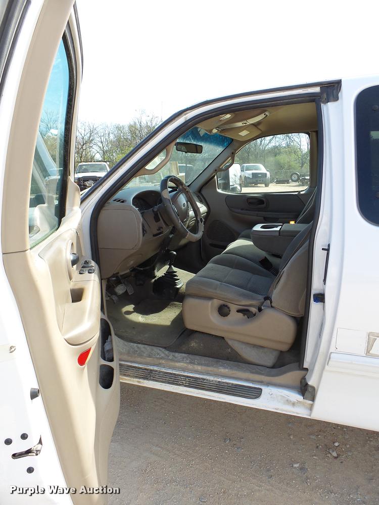 image for item DB2436 2002 Ford F150 SuperCab pickup truck