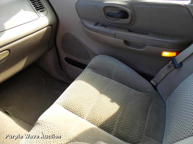 image for item DB2436 2002 Ford F150 SuperCab pickup truck