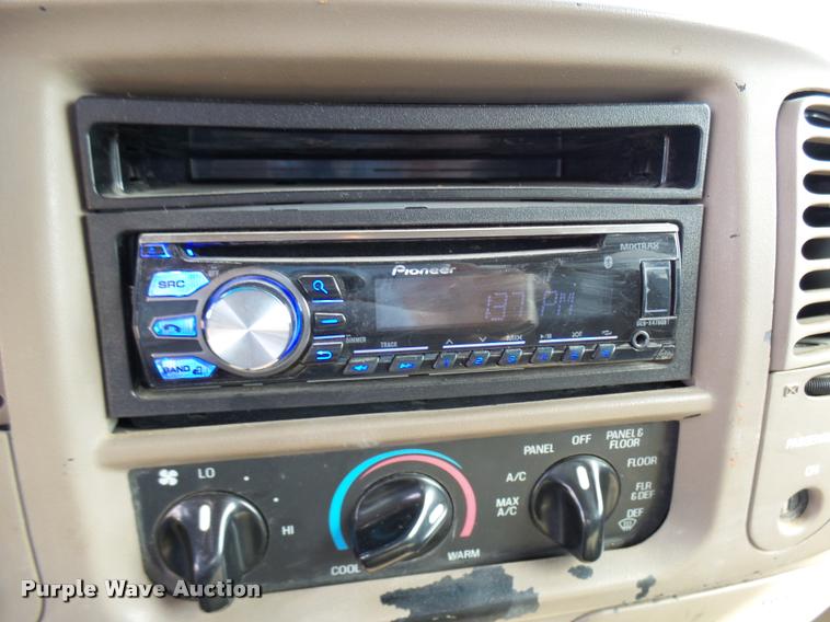 image for item DB2436 2002 Ford F150 SuperCab pickup truck