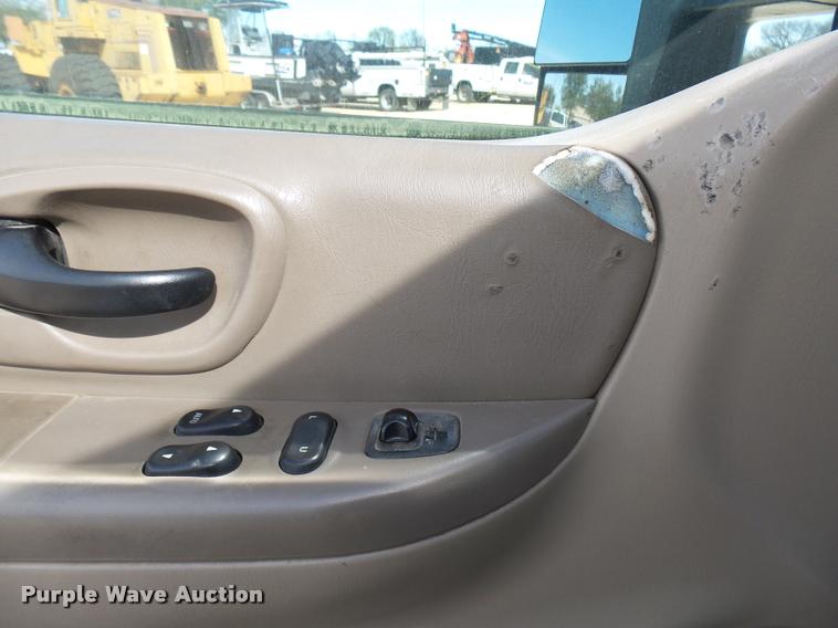 image for item DB2436 2002 Ford F150 SuperCab pickup truck