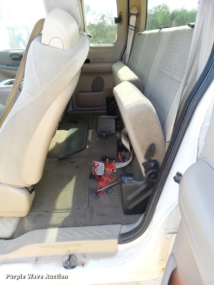 image for item DB2436 2002 Ford F150 SuperCab pickup truck