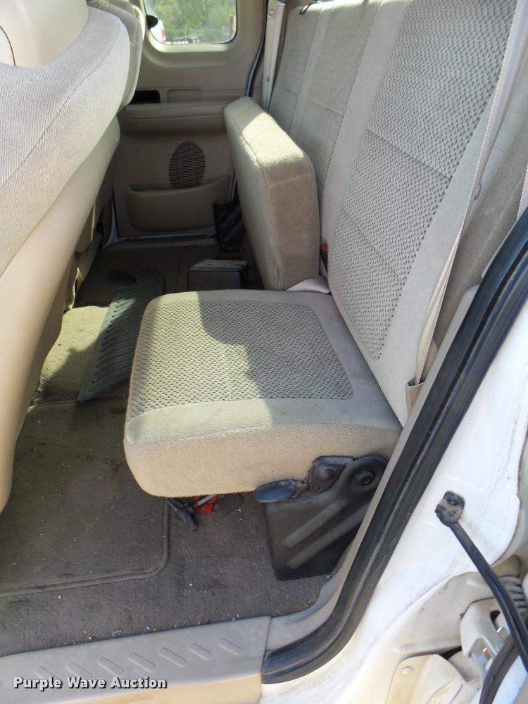 image for item DB2436 2002 Ford F150 SuperCab pickup truck