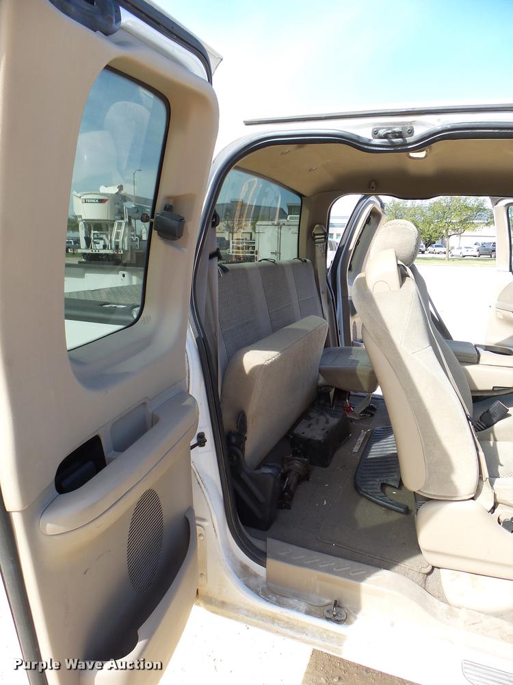 image for item DB2436 2002 Ford F150 SuperCab pickup truck