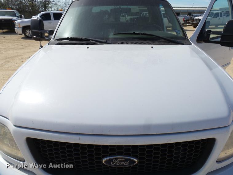 image for item DB2436 2002 Ford F150 SuperCab pickup truck