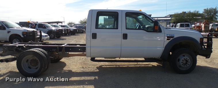 image for item DB2438 2009 Ford F550 Super Duty Crew Cab truck cab and chassis