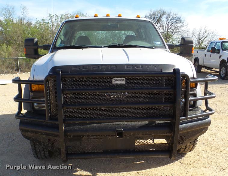 image for item DB2438 2009 Ford F550 Super Duty Crew Cab truck cab and chassis