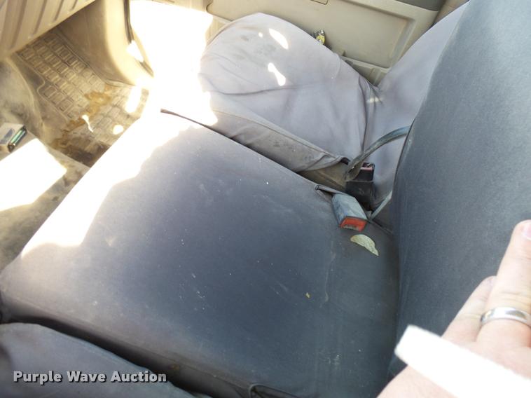 image for item DB2438 2009 Ford F550 Super Duty Crew Cab truck cab and chassis