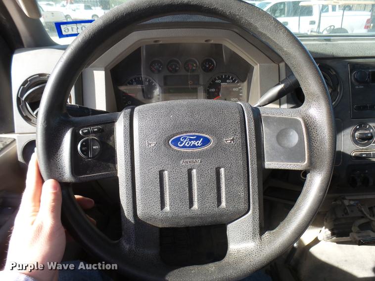 image for item DB2438 2009 Ford F550 Super Duty Crew Cab truck cab and chassis