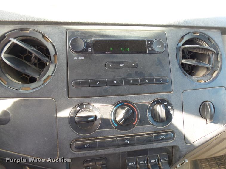 image for item DB2438 2009 Ford F550 Super Duty Crew Cab truck cab and chassis