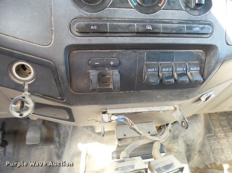 image for item DB2438 2009 Ford F550 Super Duty Crew Cab truck cab and chassis