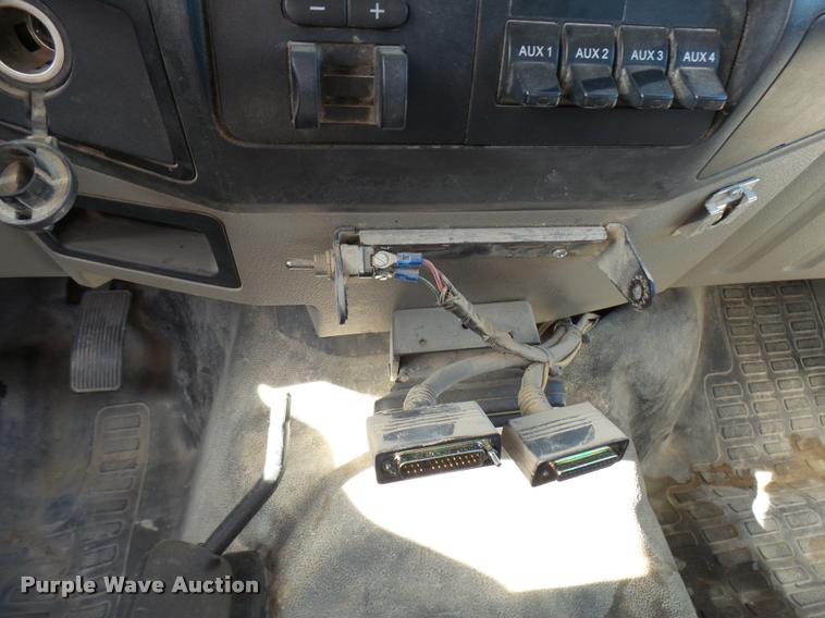 image for item DB2438 2009 Ford F550 Super Duty Crew Cab truck cab and chassis