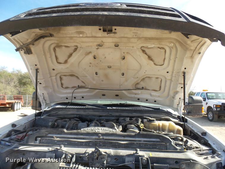 image for item DB2438 2009 Ford F550 Super Duty Crew Cab truck cab and chassis