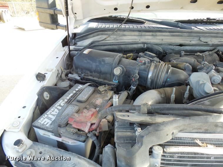 image for item DB2438 2009 Ford F550 Super Duty Crew Cab truck cab and chassis
