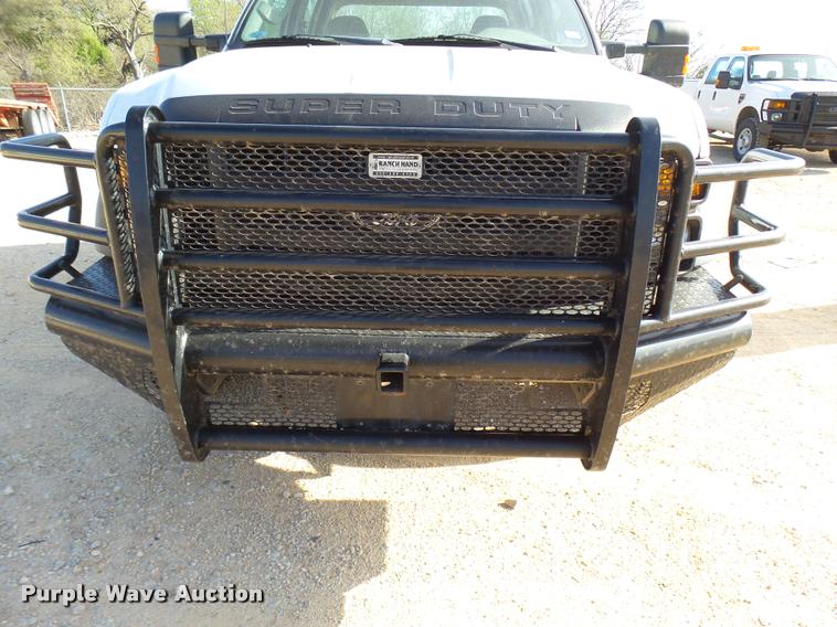 image for item DB2438 2009 Ford F550 Super Duty Crew Cab truck cab and chassis