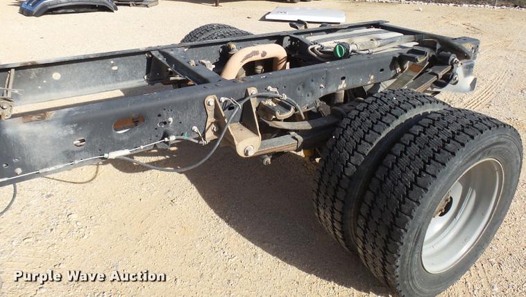 image for item DB2438 2009 Ford F550 Super Duty Crew Cab truck cab and chassis