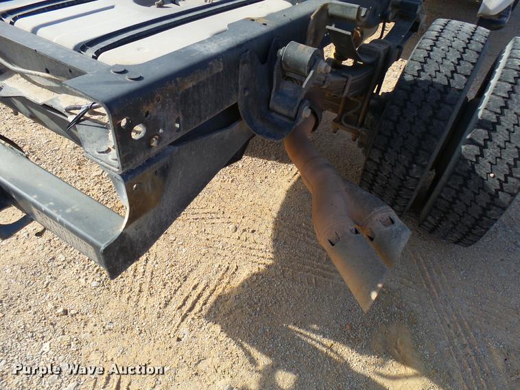 image for item DB2438 2009 Ford F550 Super Duty Crew Cab truck cab and chassis