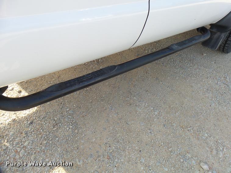 image for item DB2438 2009 Ford F550 Super Duty Crew Cab truck cab and chassis