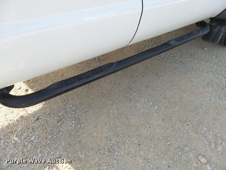image for item DB2438 2009 Ford F550 Super Duty Crew Cab truck cab and chassis