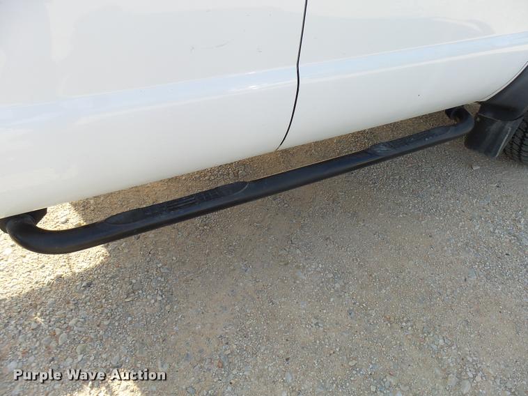 image for item DB2438 2009 Ford F550 Super Duty Crew Cab truck cab and chassis