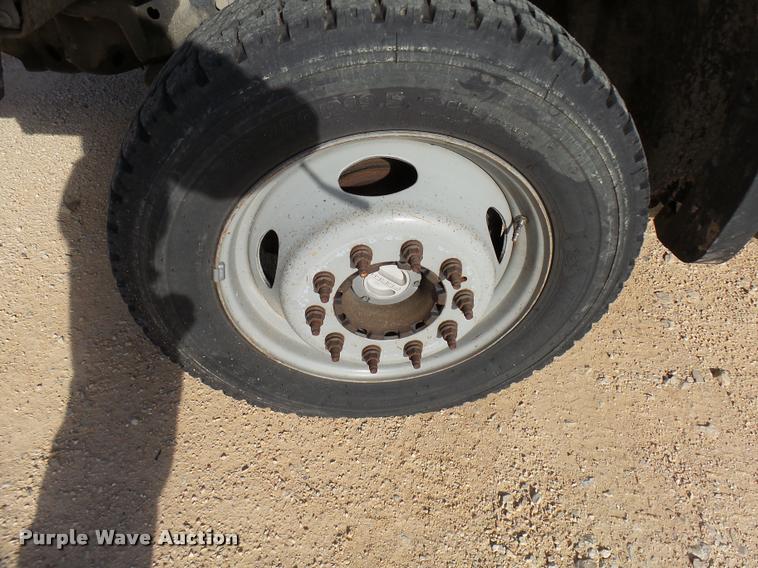 image for item DB2438 2009 Ford F550 Super Duty Crew Cab truck cab and chassis