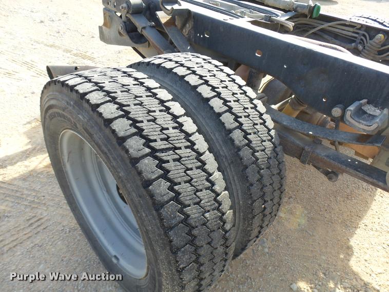 image for item DB2438 2009 Ford F550 Super Duty Crew Cab truck cab and chassis