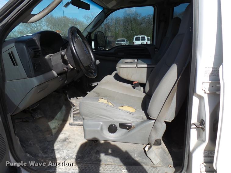 image for item DB2439 2007 Ford F550 Super Duty XL Crew Cab flatbed truck