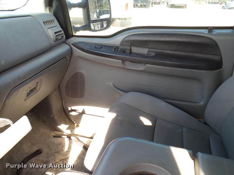 image for item DB2439 2007 Ford F550 Super Duty XL Crew Cab flatbed truck