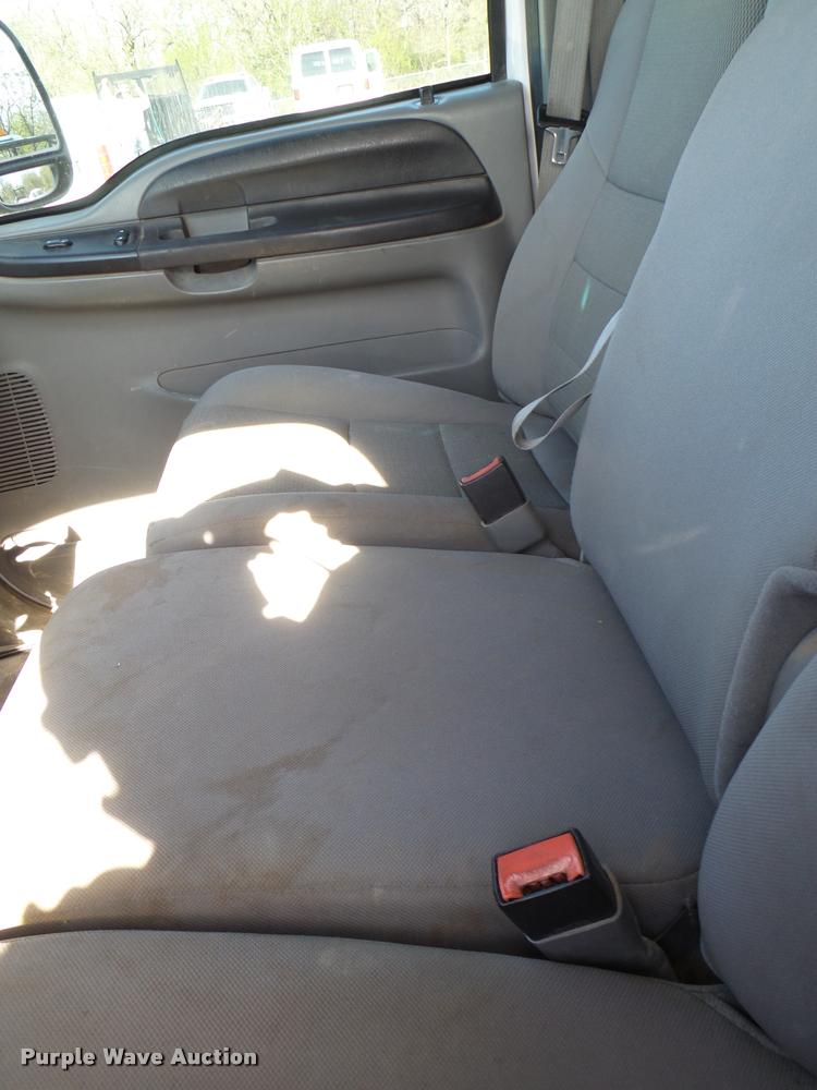 image for item DB2439 2007 Ford F550 Super Duty XL Crew Cab flatbed truck