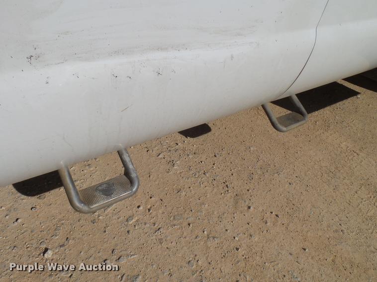 image for item DB2439 2007 Ford F550 Super Duty XL Crew Cab flatbed truck