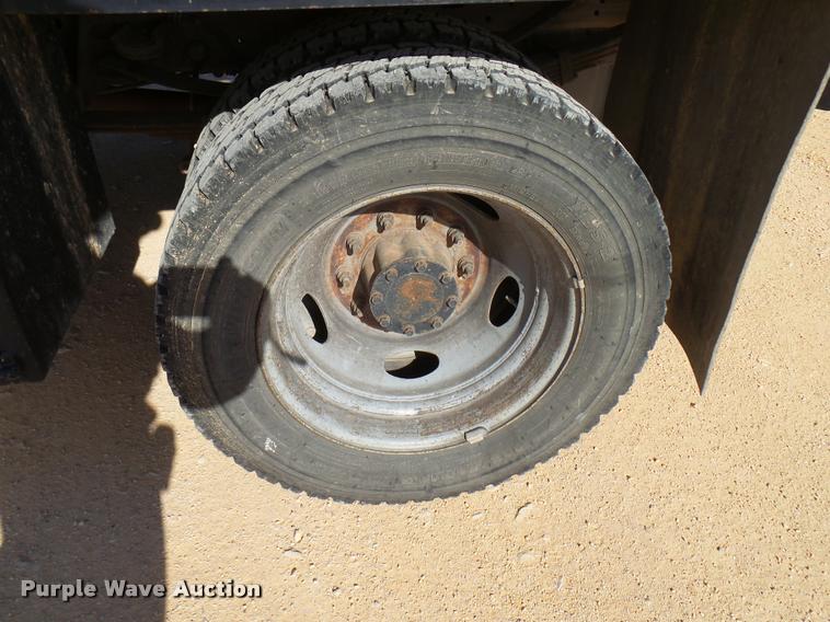 image for item DB2439 2007 Ford F550 Super Duty XL Crew Cab flatbed truck