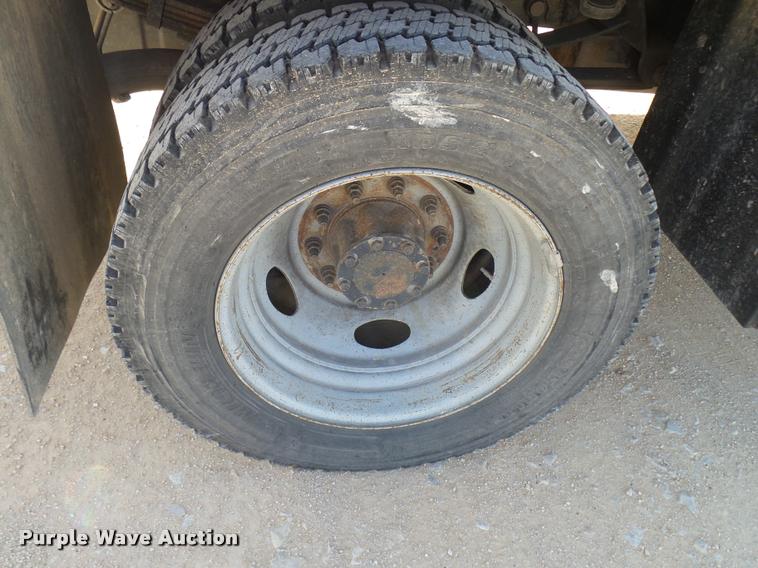 image for item DB2439 2007 Ford F550 Super Duty XL Crew Cab flatbed truck