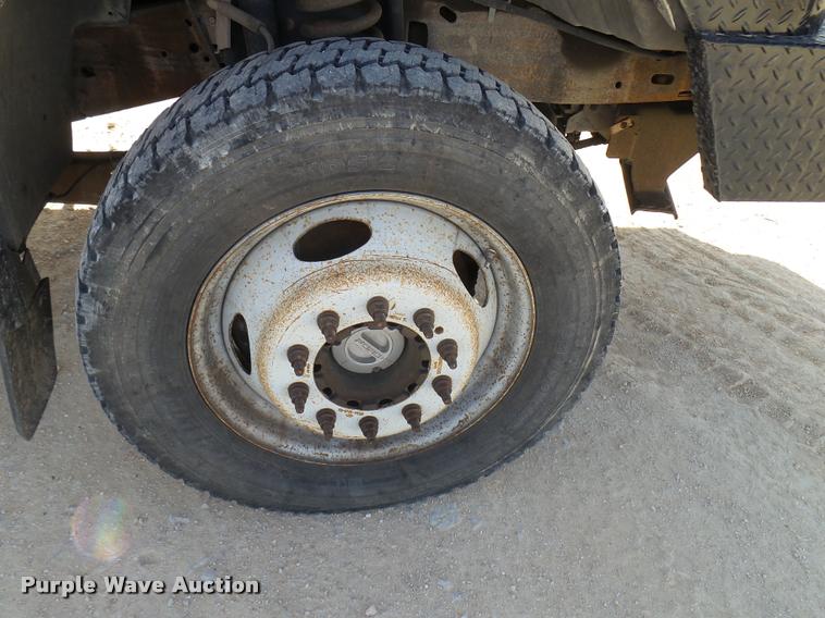 image for item DB2439 2007 Ford F550 Super Duty XL Crew Cab flatbed truck