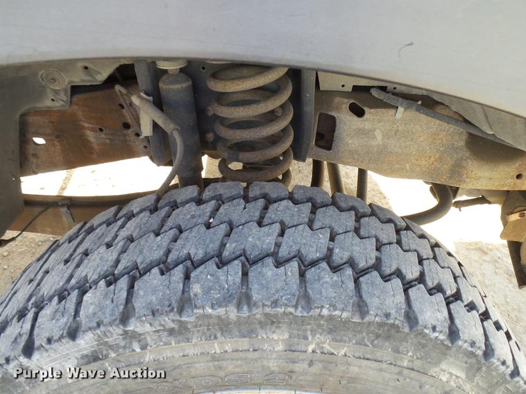 image for item DB2439 2007 Ford F550 Super Duty XL Crew Cab flatbed truck