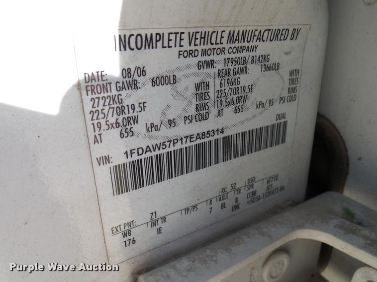 image for item DB2439 2007 Ford F550 Super Duty XL Crew Cab flatbed truck