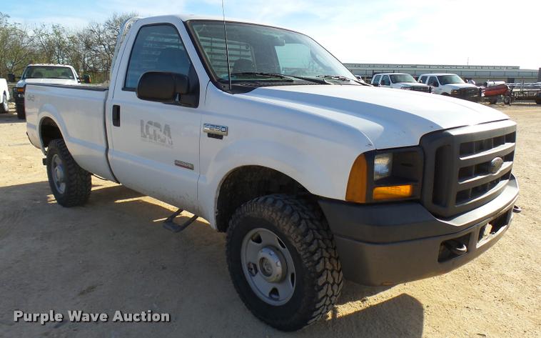image for item DB2448 2006 Ford F250 Super Duty pickup truck